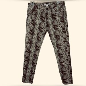 Cabi Python Jean- size 6